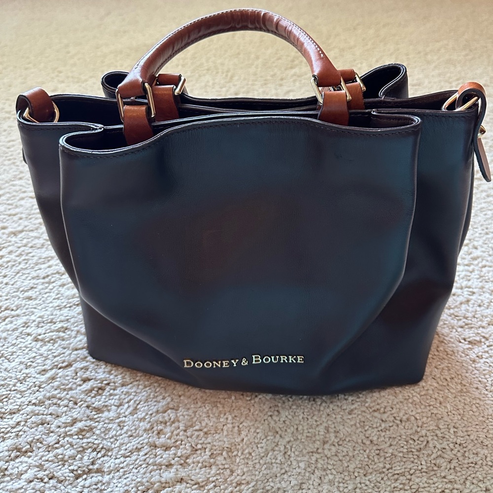 Dooney & Bourke medium Barlow Bag